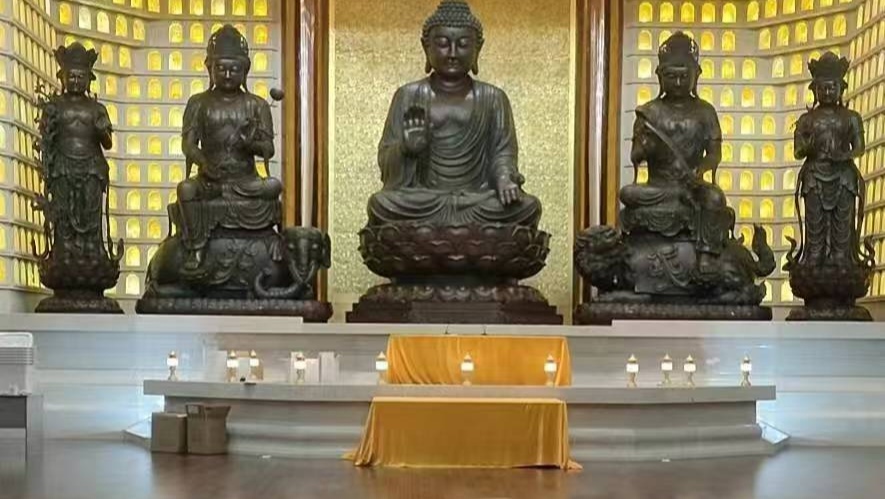 精品如来全身像